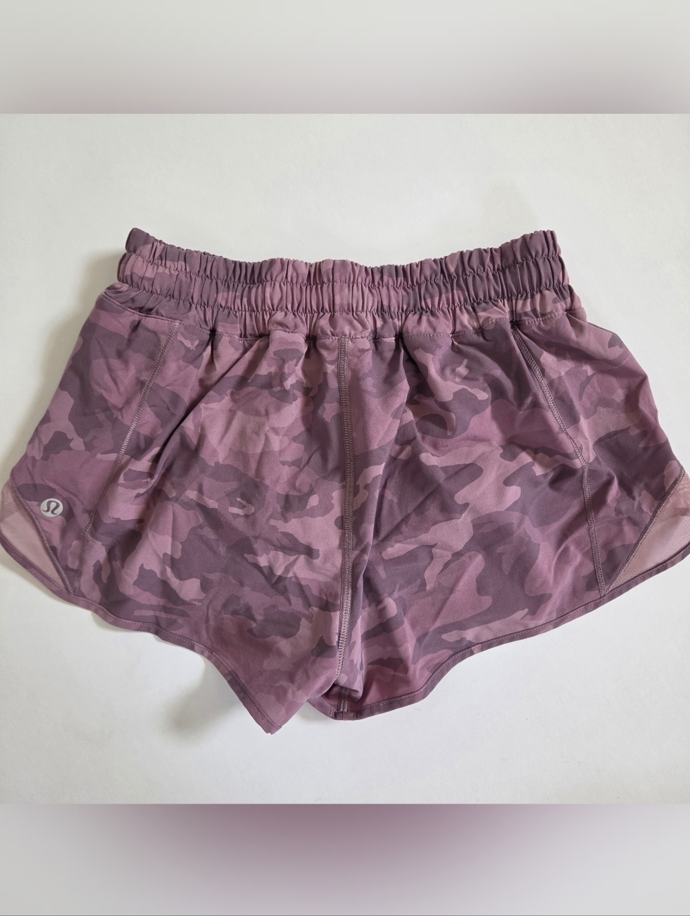 Lululemon hotty hot shots shorts in pink camo like new size 4